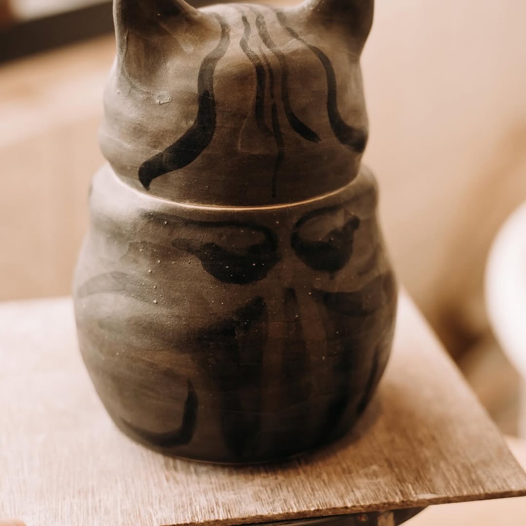Personalized Cat Memorial Urn - Pawttery