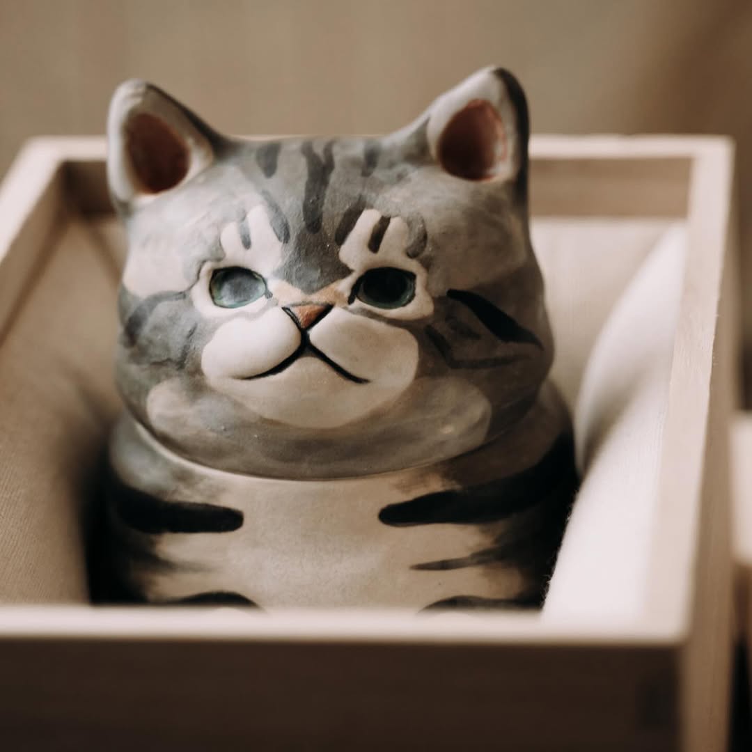 Personalized Cat Memorial Urn - Pawttery