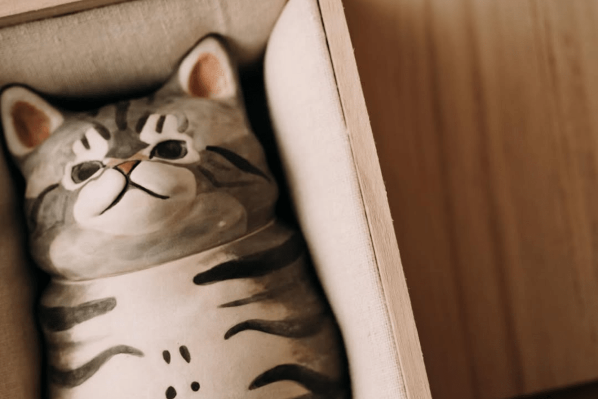 Personalized Cat Memorial Urn - Pawttery
