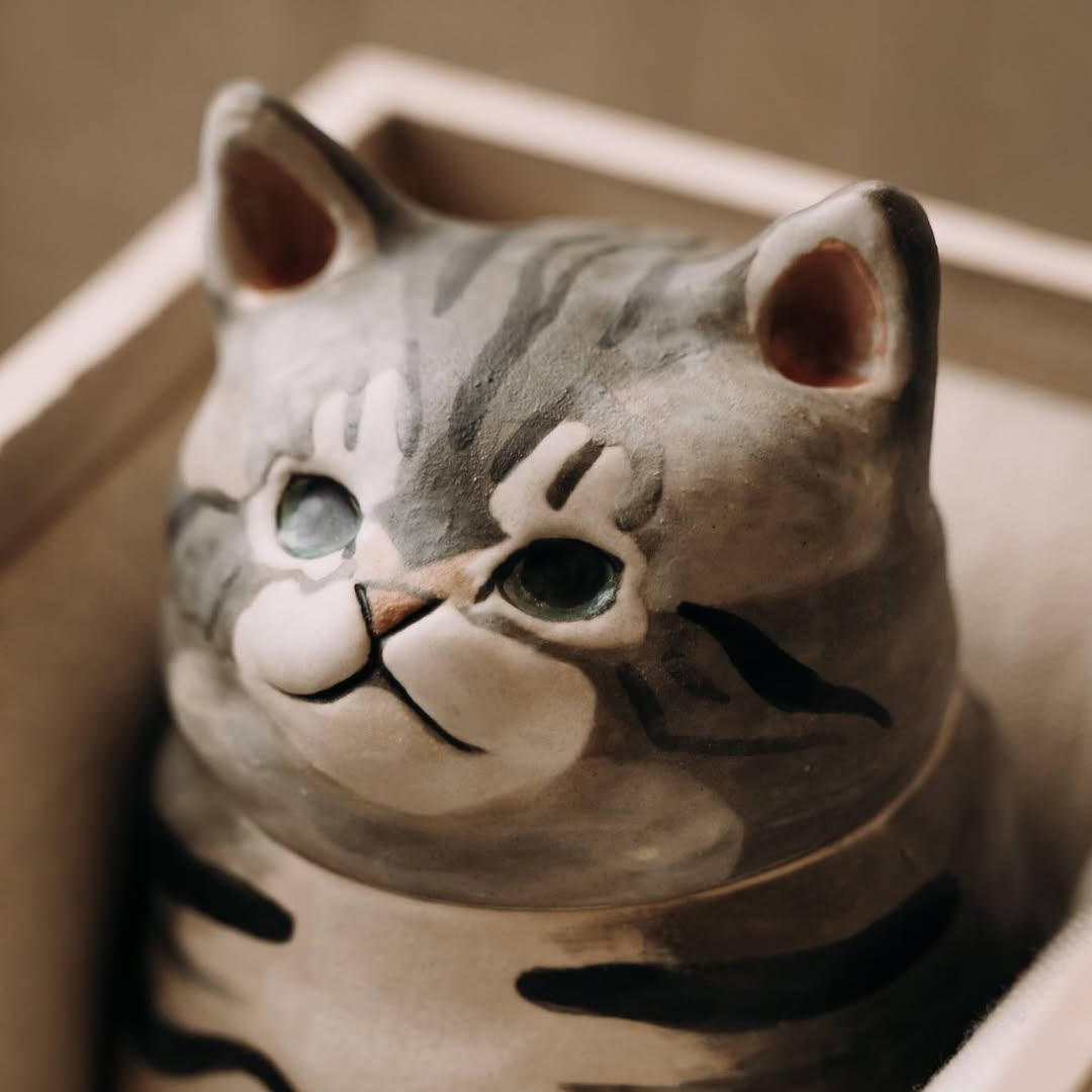 Personalized Cat Memorial Urn - Pawttery