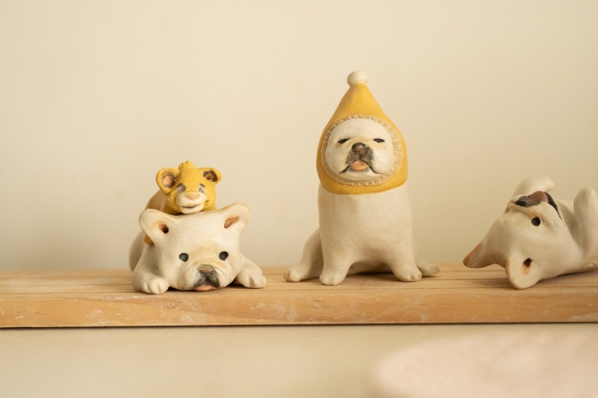 Frenchie with yellow beanie - Pawttery