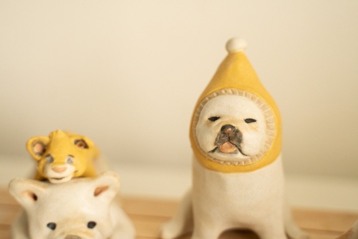 Frenchie with yellow beanie - Pawttery